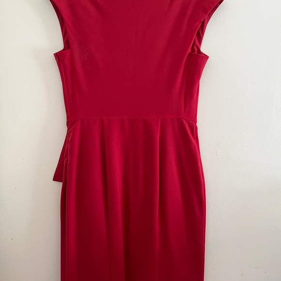 Elegant Red Dress - Picture 2 of 5